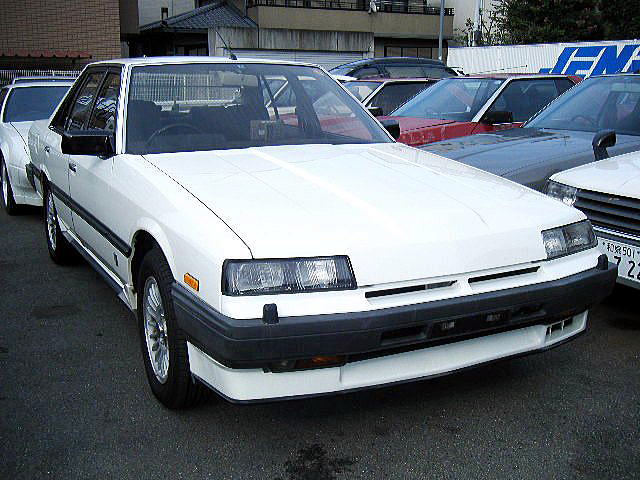 中古車 DR30 4ドアRS－XターボC ホワイト 60年最終型