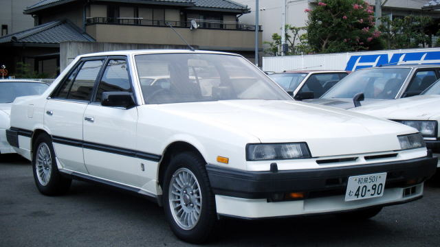 中古車 DR30 4ドアRS－XターボC ホワイト 60年最終型
