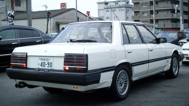 中古車 DR30 4ドアRS－XターボC ホワイト 60年最終型